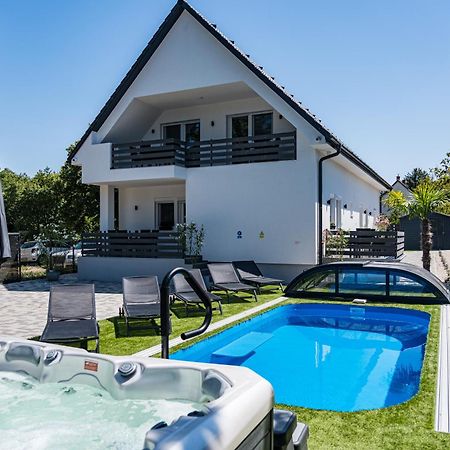 Balatonic Lime Apartmanhaz Сиофок Екстериор снимка